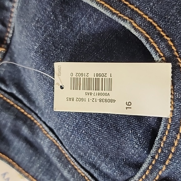 Old Navy Curvy Bootcut Jeans Brand New With Tags - Picture 14 of 15